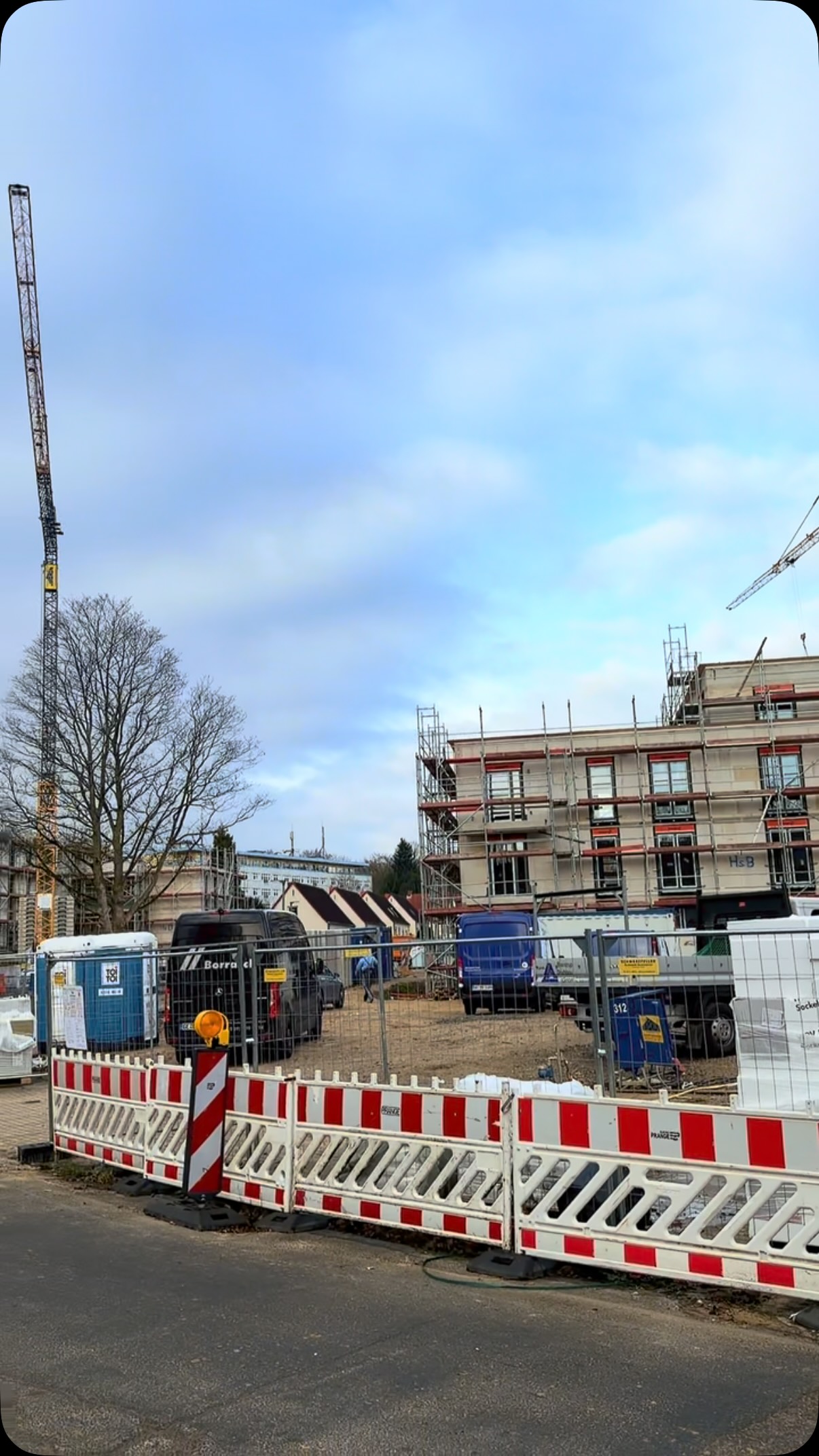 🏗️ Wir bauen Zukunft – Wohnung für Wohnung

Auf unserem aktuellen Projekt mit 5 Mehrfamilienhäusern und 68 Wohneinheiten zeigen wir, was Handwerksarbeit bedeutet.
🔧 16 von 68 Wohnungen sind bereits professionell verputzt, präzise, termintreu und in bester Qualität.

Nach dem Jahreswechsel legen wir mit voller Energie wieder los und bringen das Projekt konsequent voran 💪
👉 Sie planen ein Bauprojekt? Wir sind der richtige Partner.

#handwerk #bauunternehmen #verputzen #innenputz #putzarbeiten #bauprojekt #wohnungsbau #mehrfamilienhaus #neubau #innenausbau #baubranche #handwerksbetrieb #qualitätamBau #professionelleshandwerk #baufortschritt #bauupdate #handwerkerstolz #wirbauen #instabau #baustelle #teamarbeit #bauprofi #handwerksqualität #baupartner #handwerkerleben #projektupdate #bauenmitqualität #vertrauen #neujahr #zukunftbauen